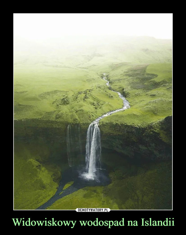 Widowiskowy wodospad na Islandii